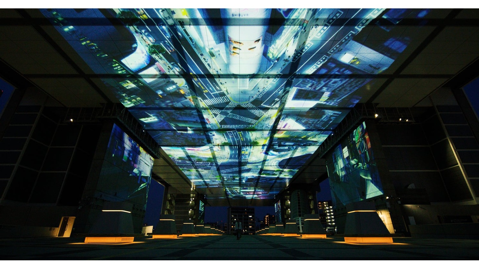 夜間開館される美術館の展示空間